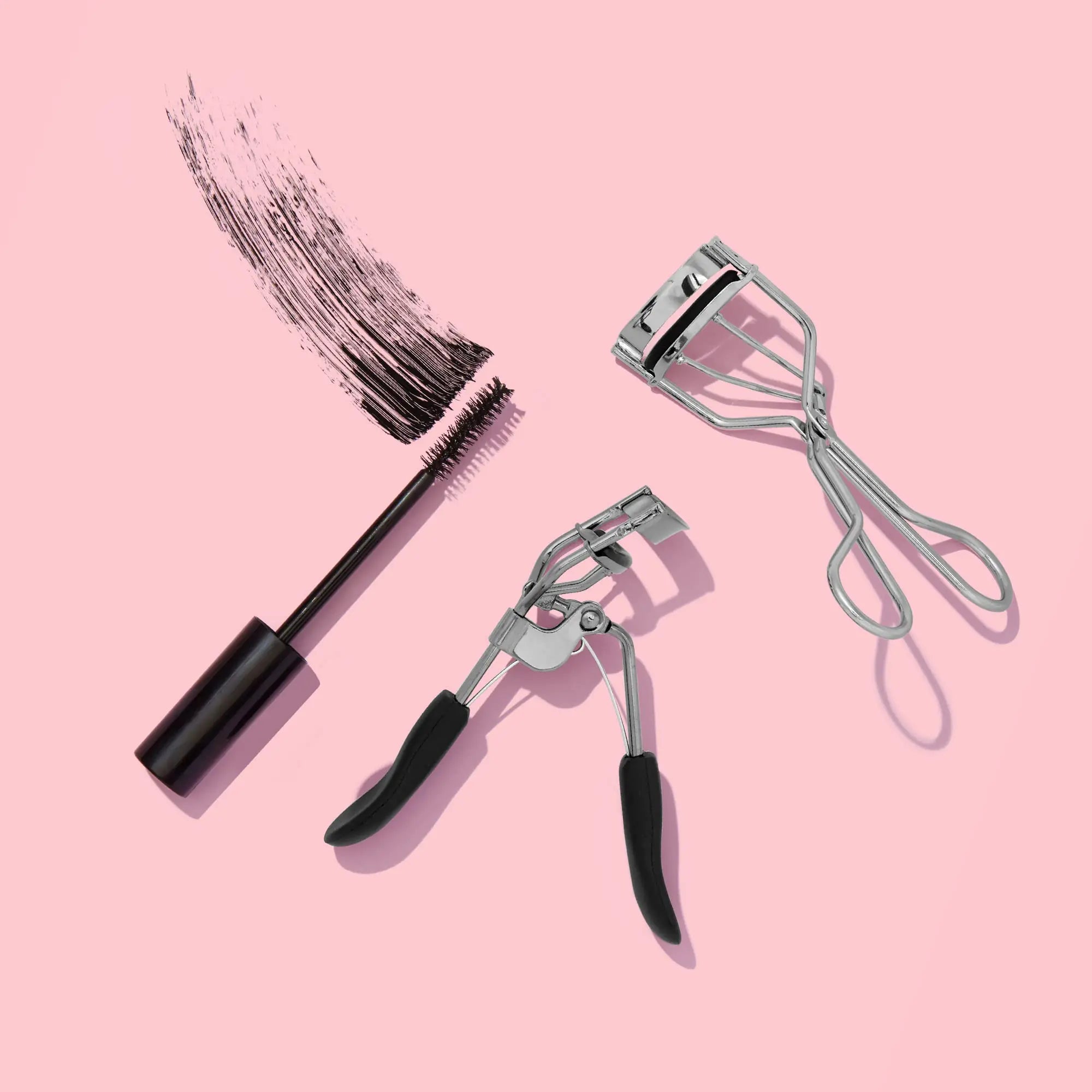 e.l.f. Pro Eyelash Curler, Vegan Makeup Tool, Creates Eye-Opening & Lifted Lashes, Lash Curler Includes Additional Rubber Replacement Pad